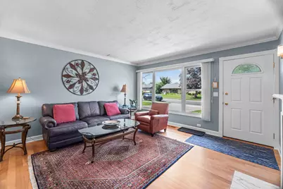 545 Newark Lane, Hoffman Estates, IL 60169 - Photo 3