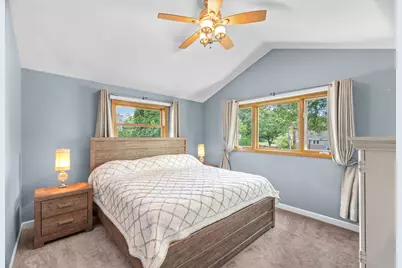 545 Newark Lane, Hoffman Estates, IL 60169 - Photo 17