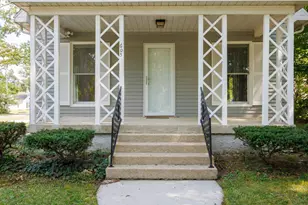 605 S Sycamore St, Centralia, IL 62801 - Photo 5