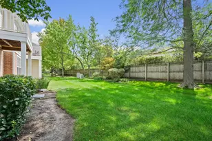883 Ann Arbor Ln, Vernon Hills, IL 60061 - Photo 21