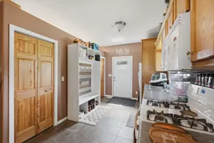 712 SW 6th St, Aledo, IL 61231 - Photo 3