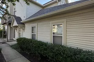 1216 Tennyson Ln, Naperville, IL 60540 - Photo 3