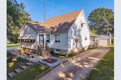 815 W Water Street, Pontiac, IL 61764 - Photo 1