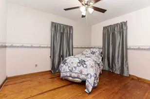 815 W Water St, Pontiac, IL 61764 - Photo 25