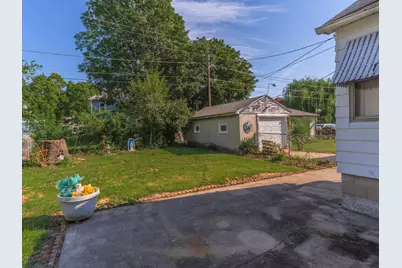 815 W Water Street, Pontiac, IL 61764 - Photo 33