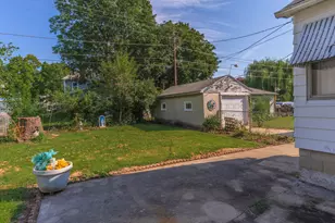 815 W Water St, Pontiac, IL 61764 - Photo 33