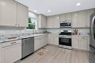 1816 Oxford Way, Joliet, IL 60431 - Photo 9