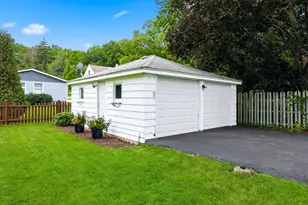 33 Center St, Algonquin, IL 60102 - Photo 35