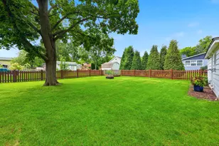33 Center St, Algonquin, IL 60102 - Photo 33