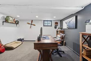 33 Center St, Algonquin, IL 60102 - Photo 31