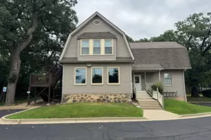 530 Rockland Rd, Crystal Lake, IL 60014 - Photo 1