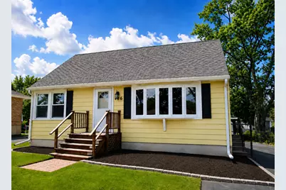 786 N Van Auken Street, Elmhurst, IL 60126 - Photo 1