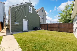 2746 W 47th St, Chicago, IL 60632 - Photo 15