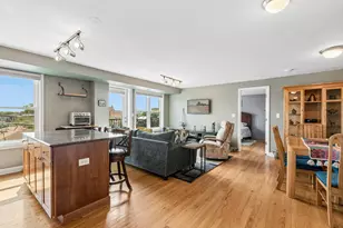 2545 W Catalpa Ave, Chicago, IL 60625 - Photo 13