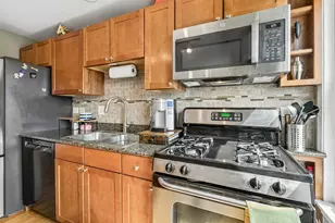 2545 W Catalpa Ave, Chicago, IL 60625 - Photo 17