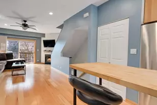 1540 N Greenview Ave, Chicago, IL 60642 - Photo 3