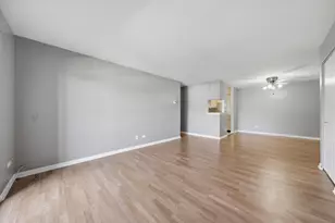 1422 Stonebridge Cir, Wheaton, IL 60189 - Photo 3