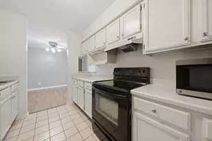 1422 Stonebridge Cir, Wheaton, IL 60189 - Photo 9
