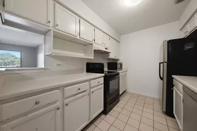 1422 Stonebridge Circle #M5, Wheaton, IL 60189 - Photo 7