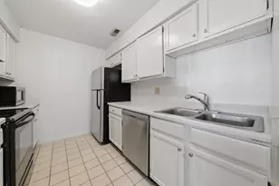 1422 Stonebridge Cir, Wheaton, IL 60189 - Photo 5
