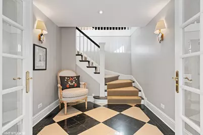 38 E Elm Street, Chicago, IL 60611 - Photo 3