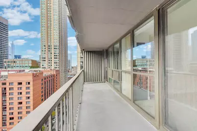 10 E Ontario Street #1303, Chicago, IL 60611 - Photo 23