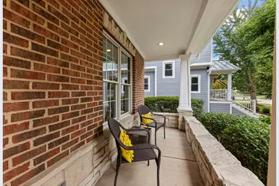 133 N Clinton Avenue, Elmhurst, IL 60126 - Photo 3