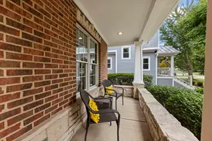 133 N Clinton Ave, Elmhurst, IL 60126 - Photo 3