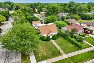 2218 Pearsall Pkwy, Waukegan, IL 60085 - Photo 29