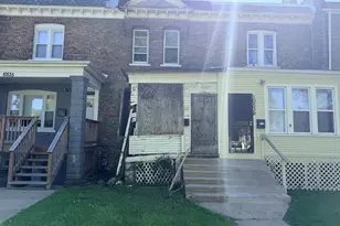 10537 S Corliss Ave, Chicago, IL 60628 - Photo 1