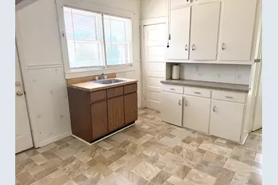 2710 3rd Street, Peru, IL 61354 - Photo 7