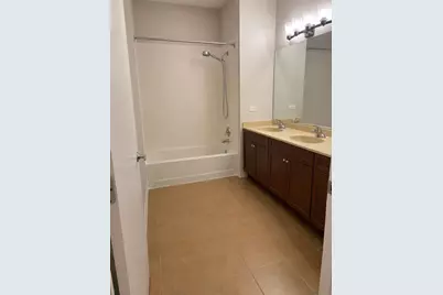 767 W 15th Street #308, Chicago, IL 60607 - Photo 7