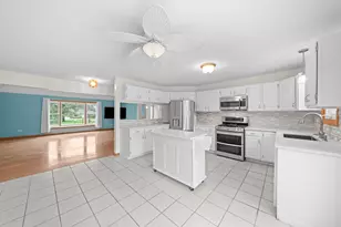 537 Erma Dr, Lake Holiday, IL 60552 - Photo 11
