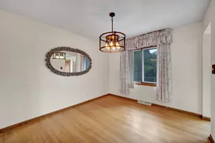 562 N Plamondon Dr, Addison, IL 60101 - Photo 11