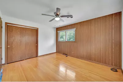 562 N Plamondon Drive, Addison, IL 60101 - Photo 13