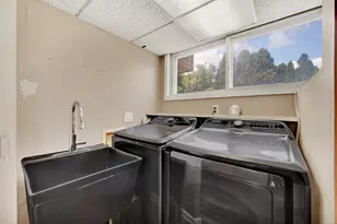 562 N Plamondon Dr, Addison, IL 60101 - Photo 23
