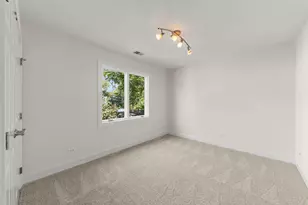133 N Geneva Ave, Elmhurst, IL 60126 - Photo 25