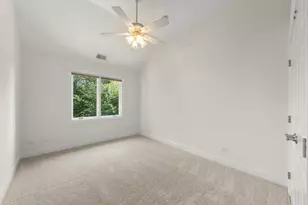 133 N Geneva Ave, Elmhurst, IL 60126 - Photo 23