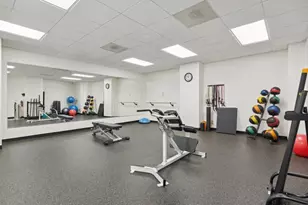 260 E Chestnut St, Chicago, IL 60611 - Photo 13