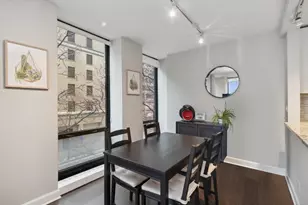 260 E Chestnut St, Chicago, IL 60611 - Photo 7