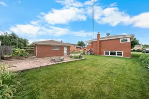 7828 Palma Ln, Morton Grove, IL 60053 - Photo 23