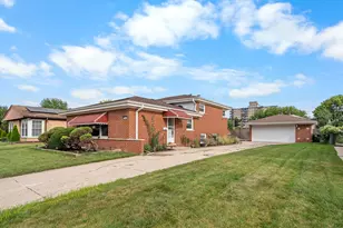7828 Palma Ln, Morton Grove, IL 60053 - Photo 1