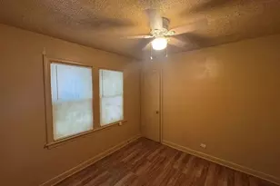 9757 S Ingleside Ave, Chicago, IL 60628 - Photo 7