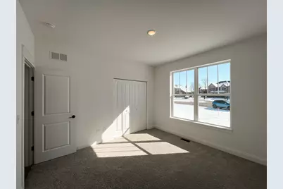 621 Zagreb Avenue, Sycamore, IL 60178 - Photo 33