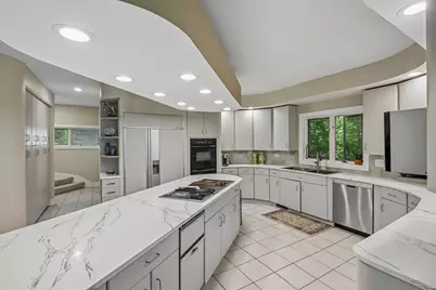 8420 Evergreen Lane, Darien, IL 60561 - Photo 9