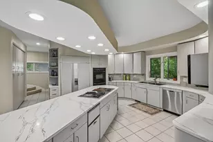 8420 Evergreen Ln, Darien, IL 60561 - Photo 9