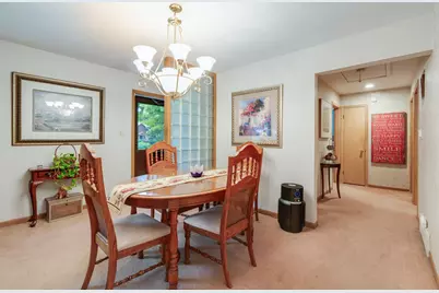 209 N Richmond Avenue, Clarendon Hills, IL 60514 - Photo 3