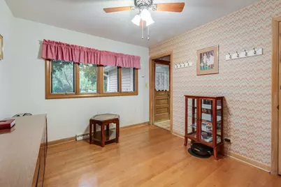 209 N Richmond Avenue, Clarendon Hills, IL 60514 - Photo 9