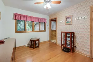 209 N Richmond Ave, Clarendon Hills, IL 60514 - Photo 9