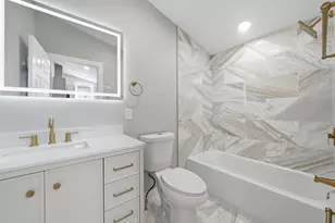 10825 S Avenue H, Chicago, IL 60617 - Photo 13